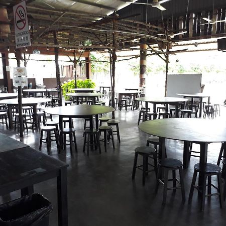Uk Farm Agro Resort Kluang Exterior photo